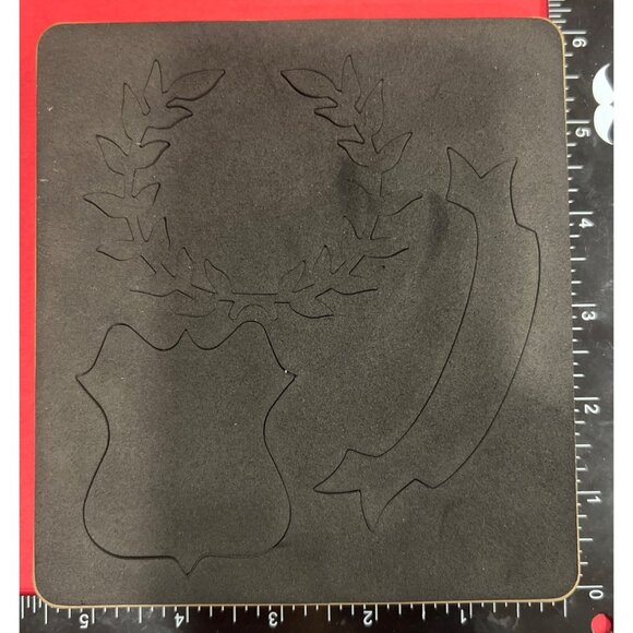 Sizzix Tim Holtz Alterations Regal Crest Die Cut - Picture 3 of 3